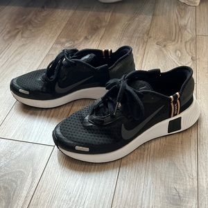 Nike - Reposto - Black - Women’s Size 6